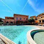 La Pergola Al 9 *